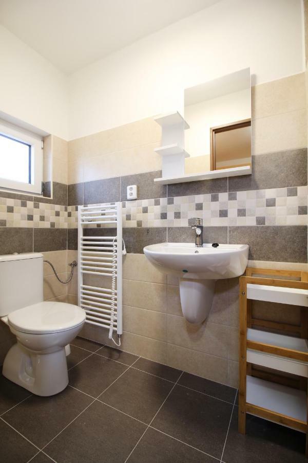 Apartmany Vcelka Hranice u Novych Hradu ภายนอก รูปภาพ