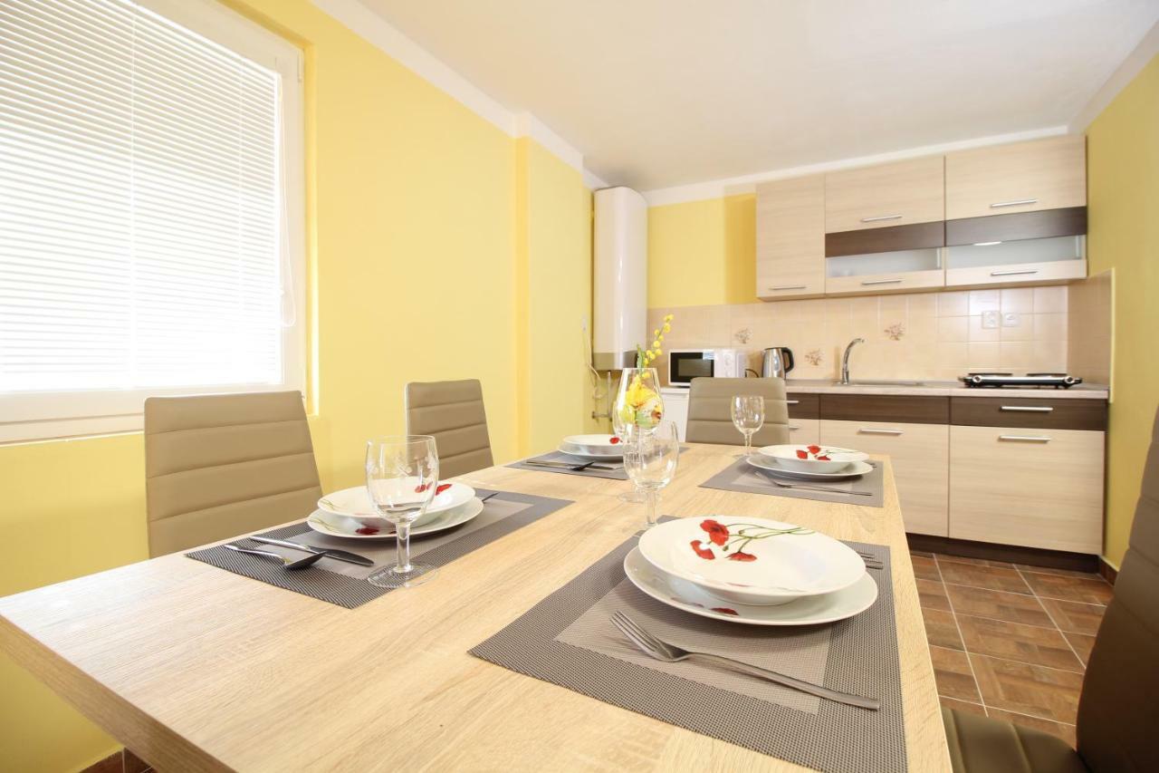 Apartmany Vcelka Hranice u Novych Hradu ภายนอก รูปภาพ